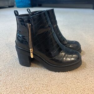 Dolls kill Women’s Black Croc-Embossed Platform Ankle Boots
